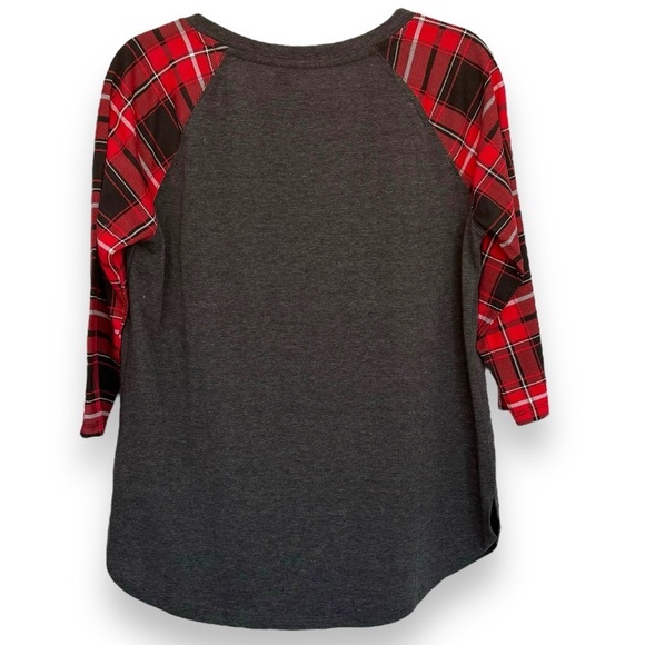 CATO Size S Baseball Style 3/4 Sleeve “Chillin with my GNOMIES” Christmas Shirt - Picture 2 of 3